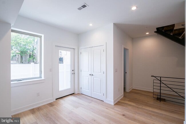 Building Photo - 119 Greenwich St