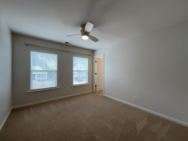 Building Photo - 292 Calm Water Way