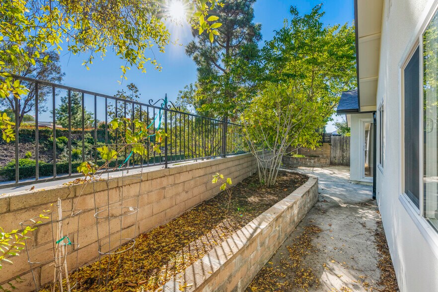 Building Photo - 23831 Pesaro