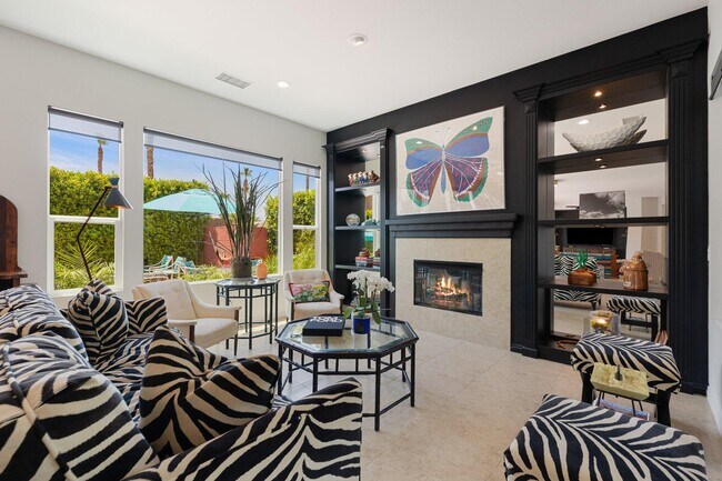 Building Photo - 61185 Soaptree Dr