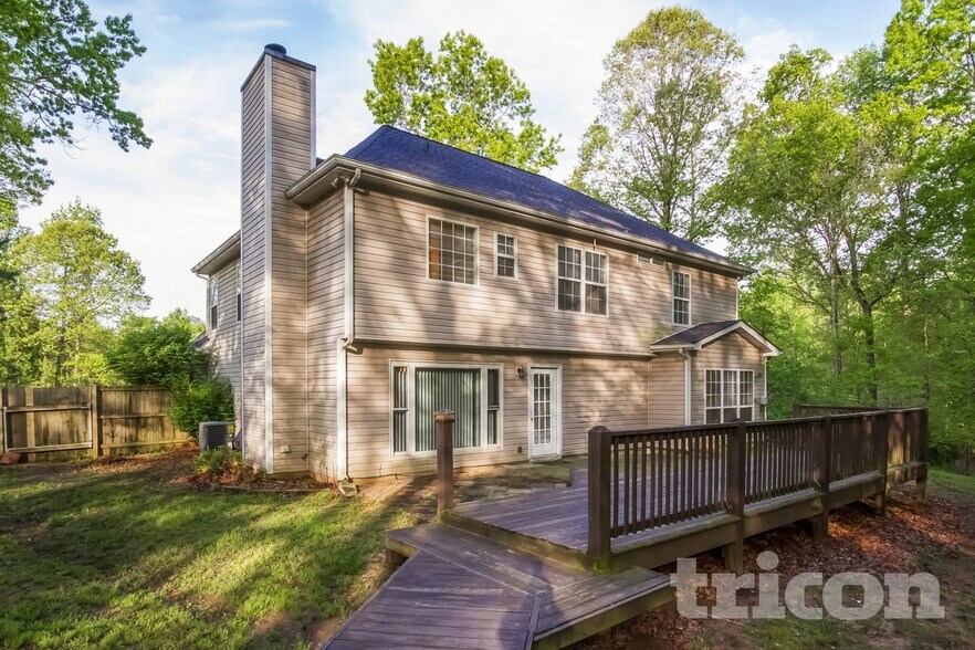 Building Photo - 2255 Hamilton Parc Ln