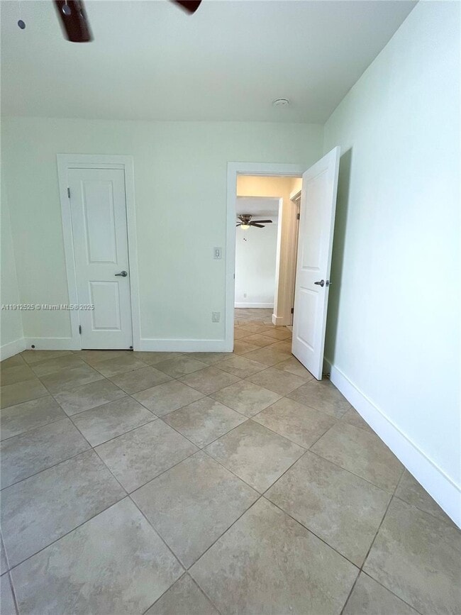 Building Photo - 125 Edgewater Dr