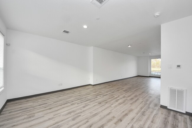 Building Photo - 18716 Centro Main St