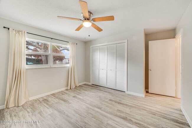 Building Photo - 490 Park Ave