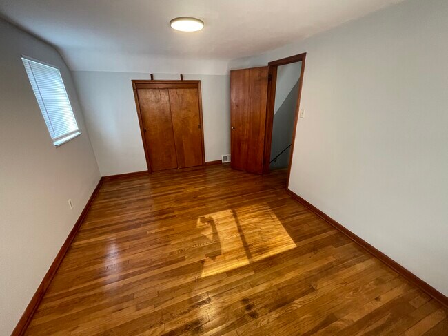 Spare bedroom - 1630 Fiat St