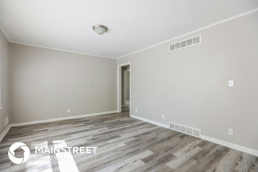 Building Photo - 10002 Wheeling Ave