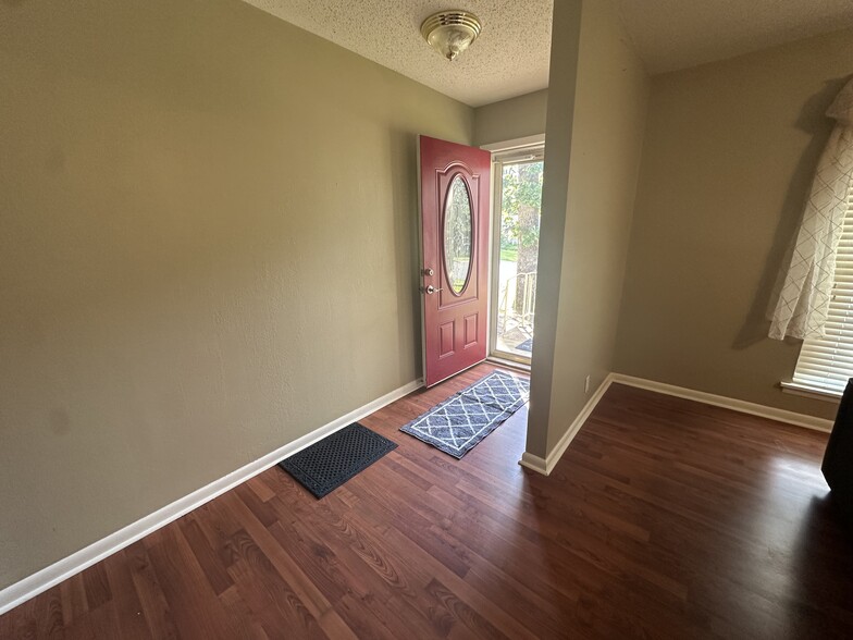 Entryway - 11 Connell Dr