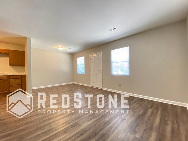 Building Photo - 221 Quintas Ave