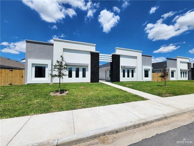 Building Photo - 22 Frio Ave