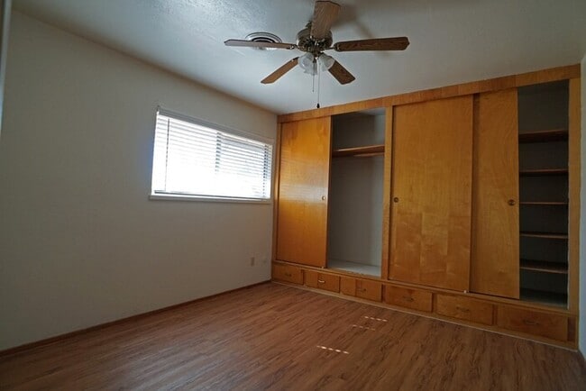 Building Photo - Charming 2 bedroom 1 bath in Carmichael!