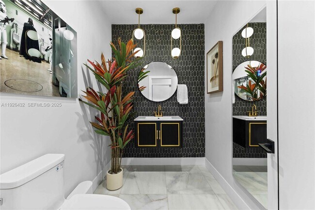 Building Photo - 9040 SW 110th Ave