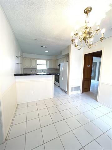 Building Photo - 1519 Shonka Dr