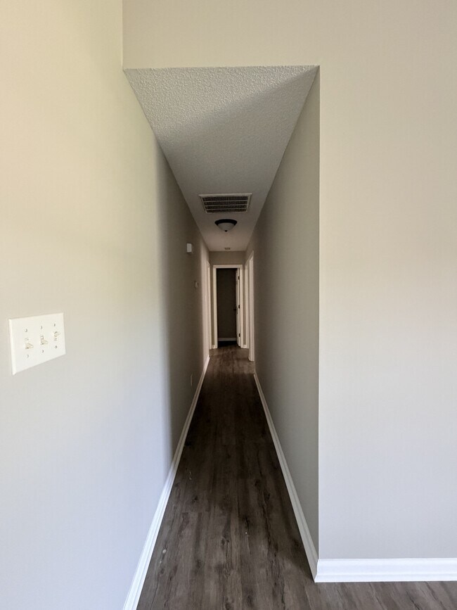 Building Photo - 3209 Deer Path Cir