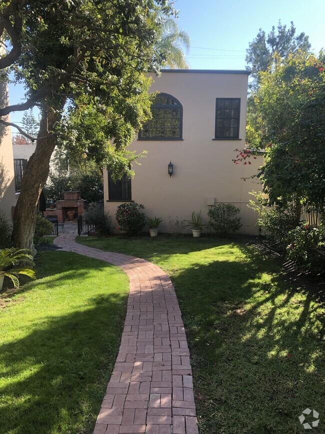 Villa Zoro - 3018 Motor Ave