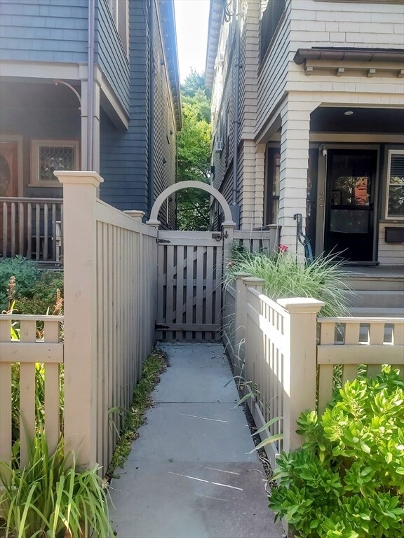 Building Photo - 35 Norris St