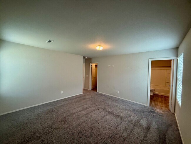 Building Photo - 8609 Westwood Crk Dr