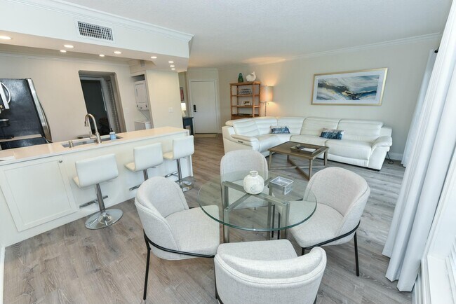 Building Photo - 1605 S US Hwy 1