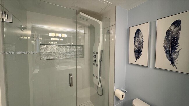 Building Photo - 18071 Biscayne Blvd