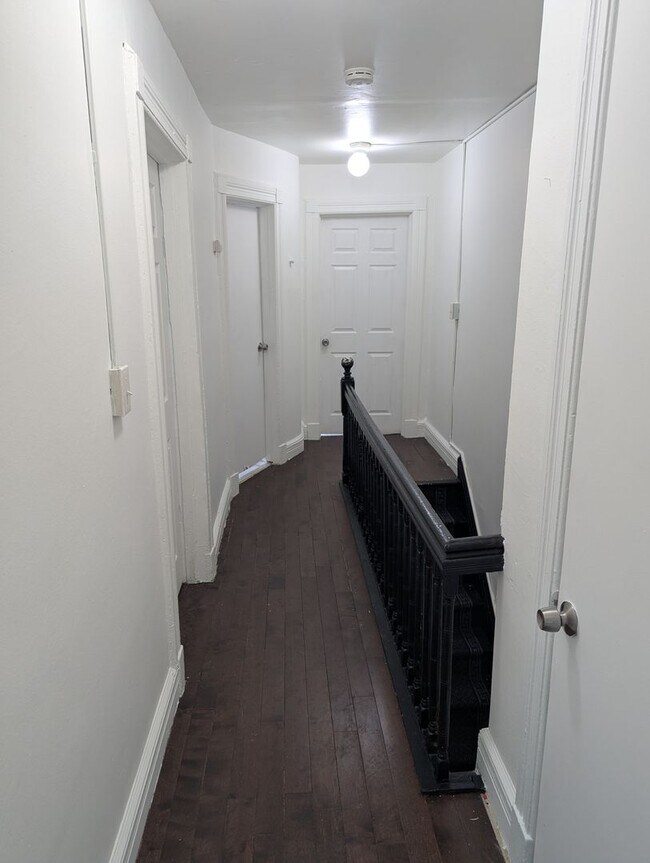 Building Photo - 254 N 19th St