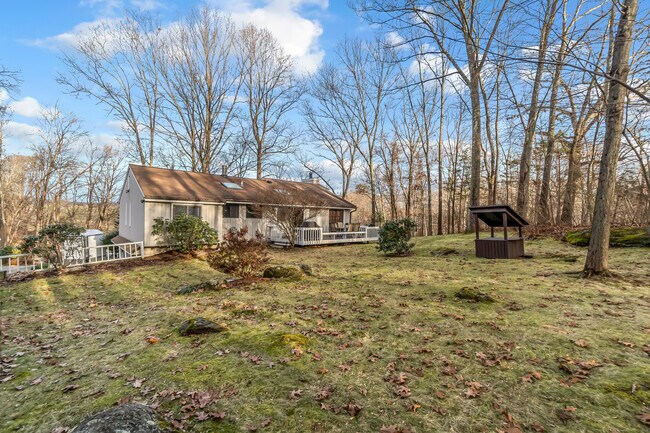 Building Photo - 520 Walnut Tree Hill Rd
