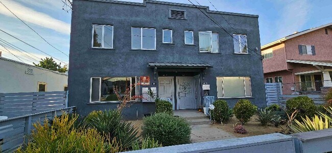 Primary Photo - 1441 Echo Park Ave