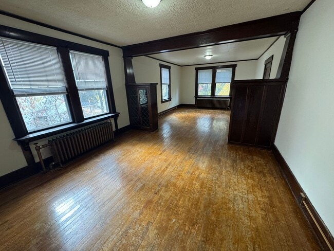Building Photo - 616 S Grand Ave