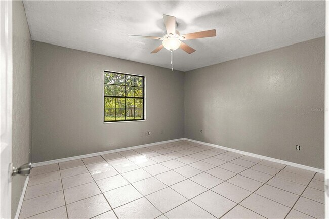 Building Photo - 4951 SE 35th Ave