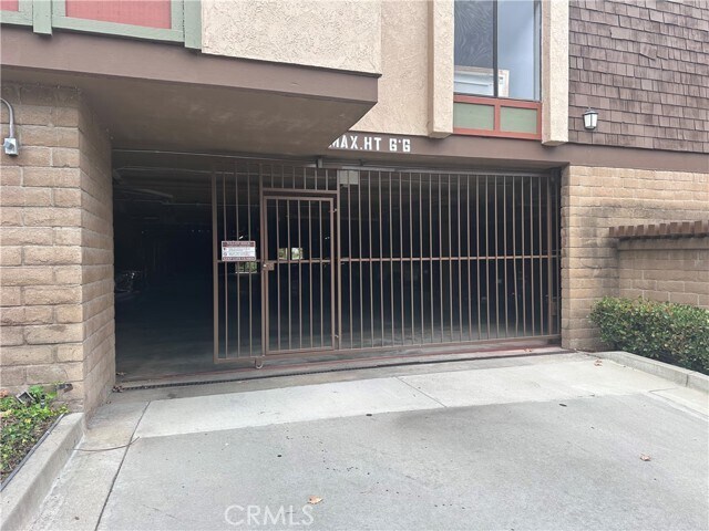 Building Photo - 2512 E Willow St