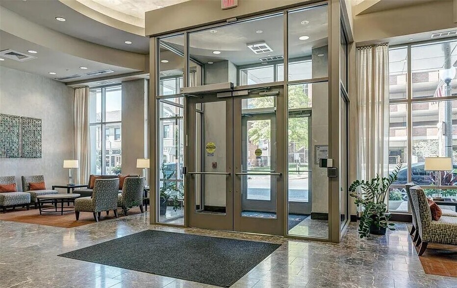 Building Photo - 4909 Laclede Ave