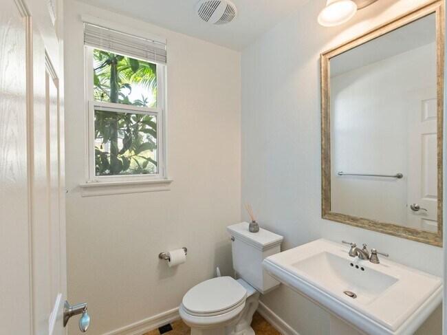 Building Photo - 5250 Coleridge Ct