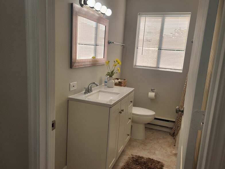 Building Photo - 423 Berkshire Dr