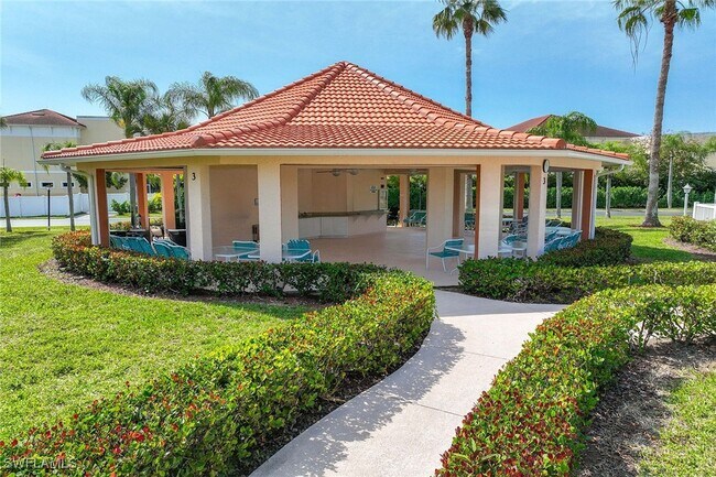 Building Photo - 640 Luisa Ln