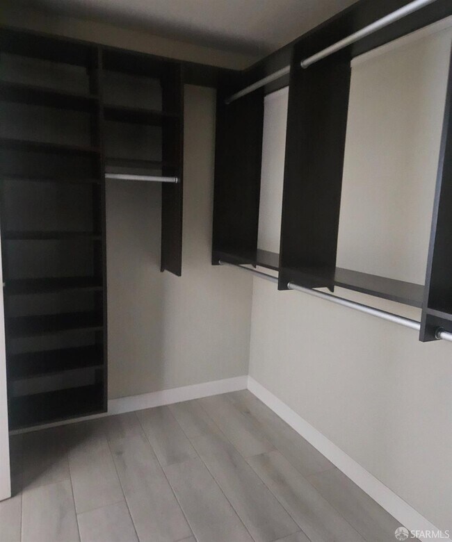 Building Photo - 8711 Mountain Blvd