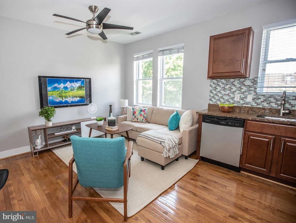 Building Photo - 2 17th St SE