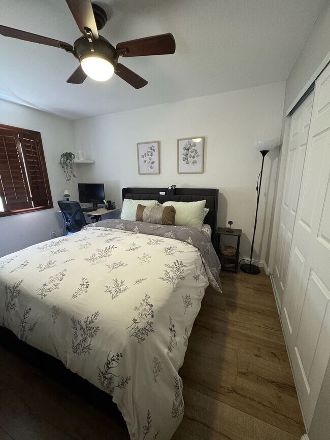 Building Photo - Spacious 1 bedroom condo centrally located...