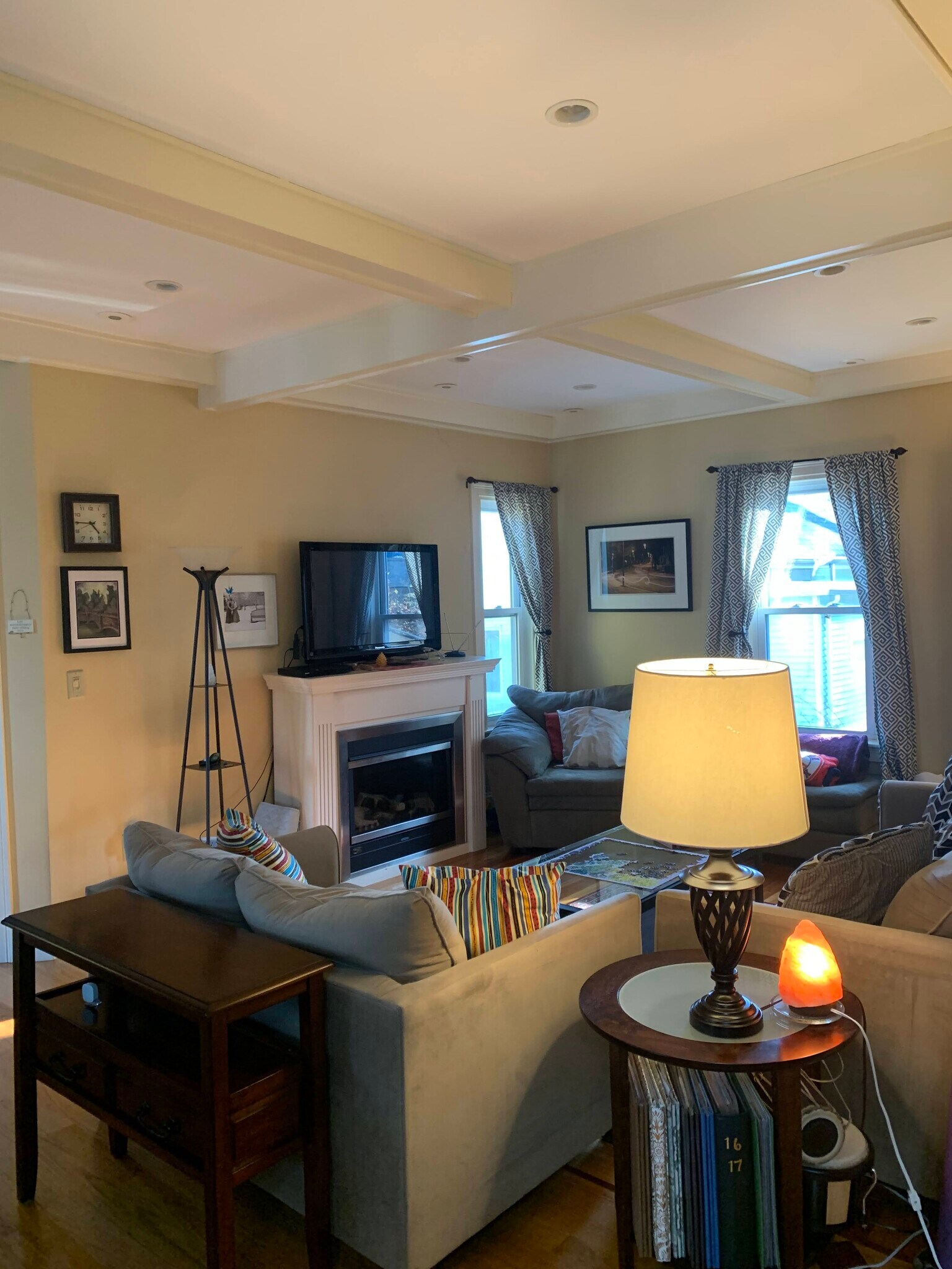 Living room - 23 Rowe St