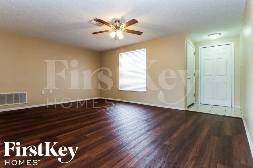 Building Photo - 7124 Cay Dr