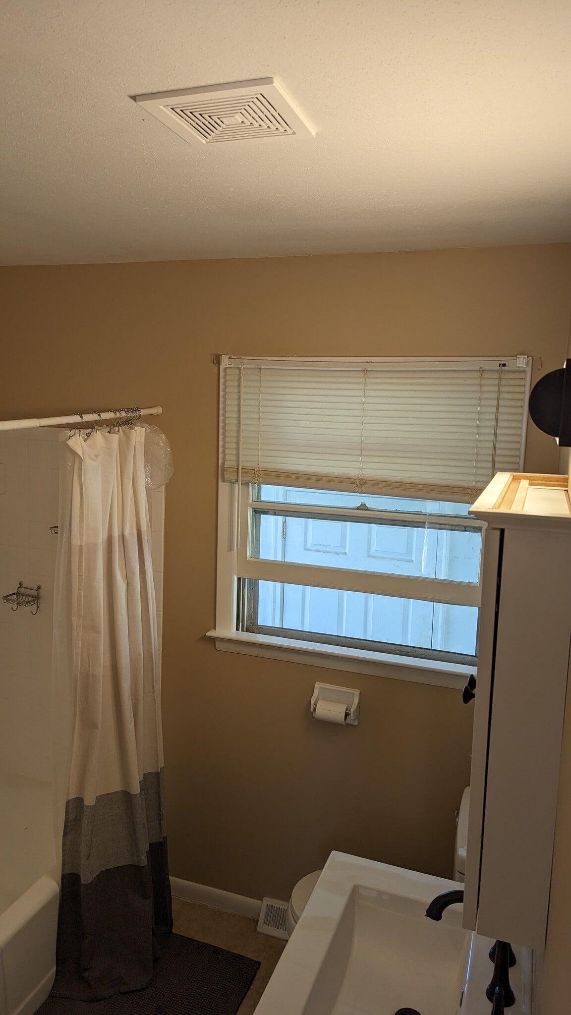 Building Photo - 732 Fairview Rd