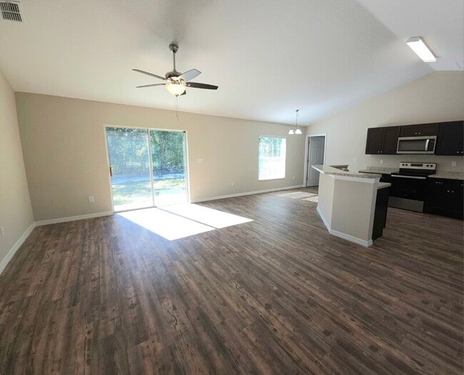 Building Photo - 60 Bahia Court Track