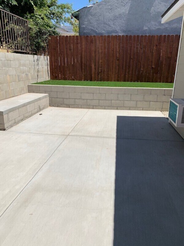 Building Photo - 10038 Tujunga Canyon Blvd