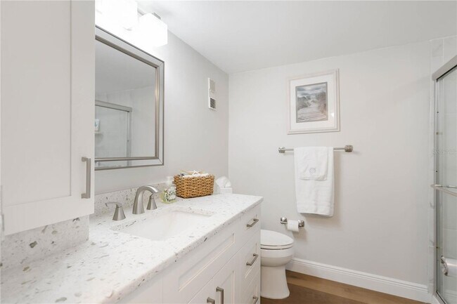 Building Photo - 1500 Park Beach Cir