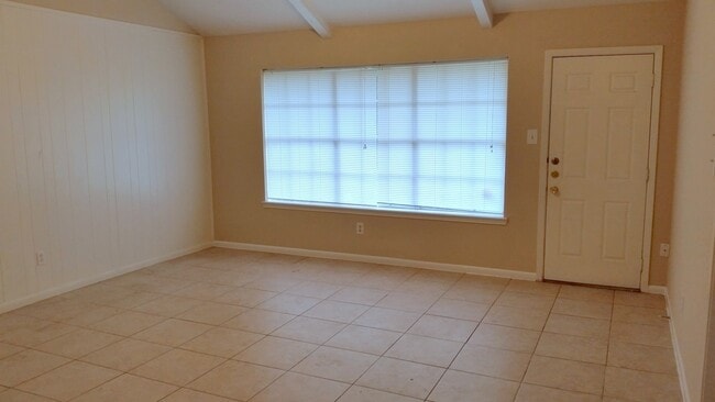 Building Photo - 430 Mistywood Dr