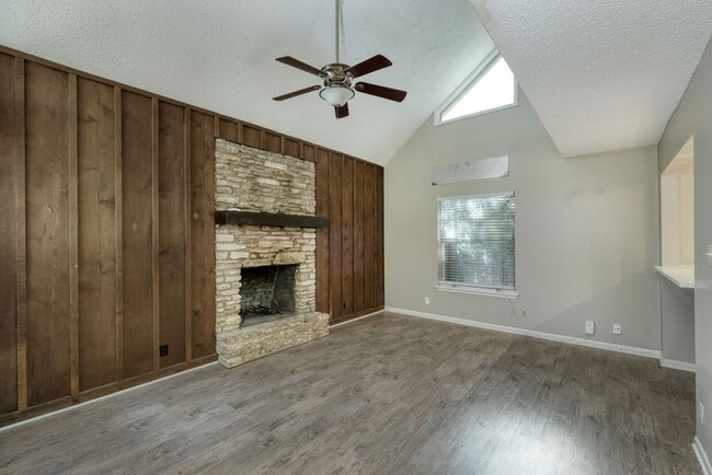 Building Photo - 2711 St Edwards Cir