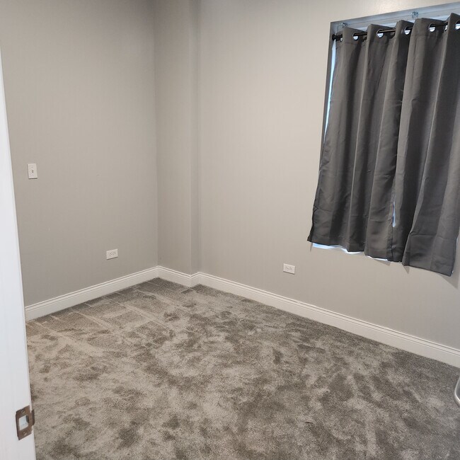 BEDROOM #1 - 4440 W Maypole Ave