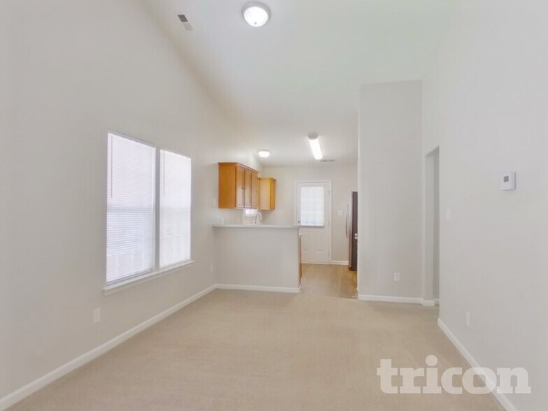 Building Photo - 3033 Salmon River Dr