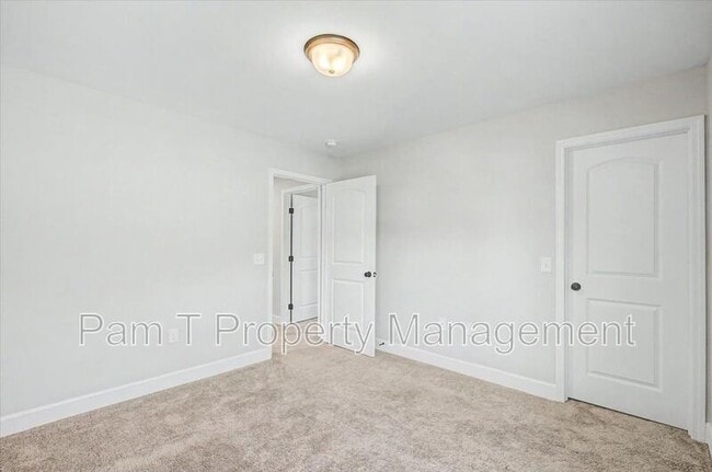 Building Photo - 203 Alyssa Ave