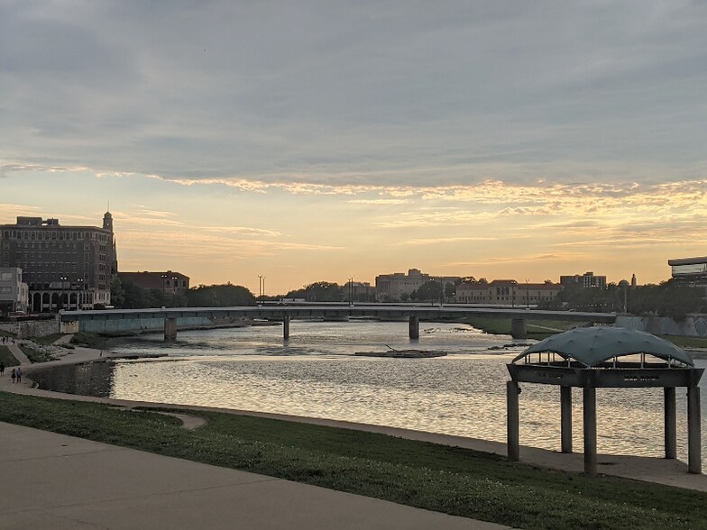 Building Photo - 22 Emmet St