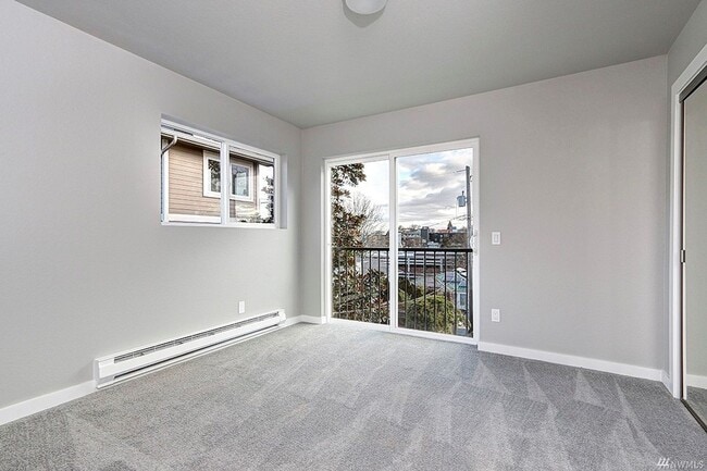 Building Photo - 1906 3rd Ave W