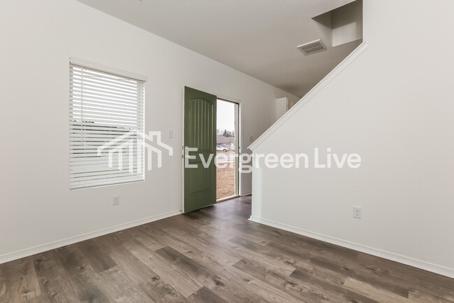 Building Photo - 1255 Tsar Rd