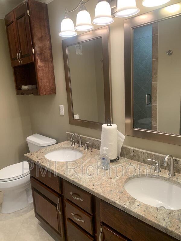 Building Photo - 2106 Cedar St